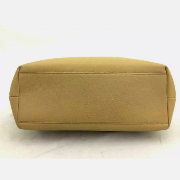 CHANEL Beige CC Caviar Tote - Picture 6 of 10